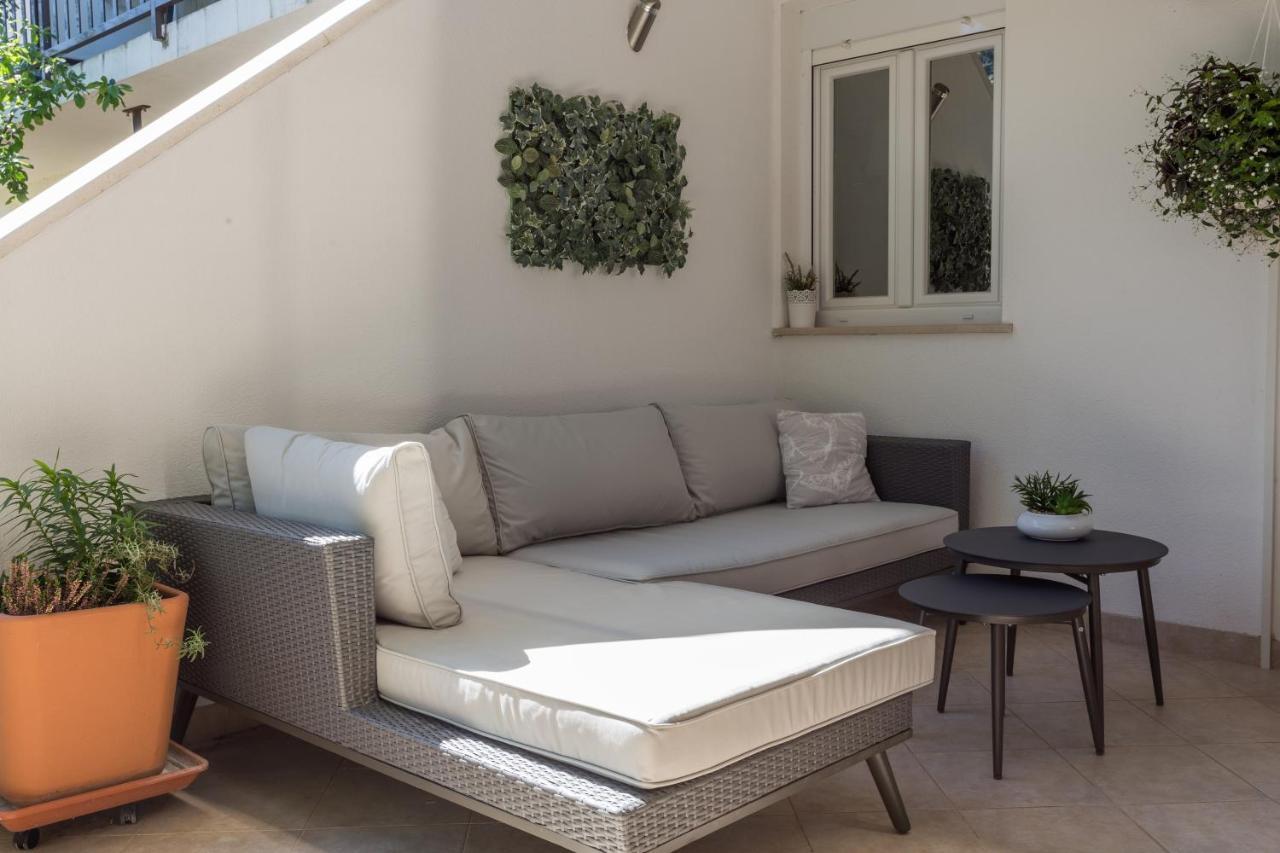 Mamma Mia Apartments-City Center Хвар Екстериор снимка