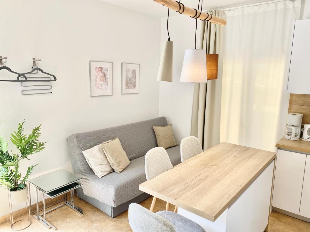 Mamma Mia Apartments-City Center Хвар Екстериор снимка