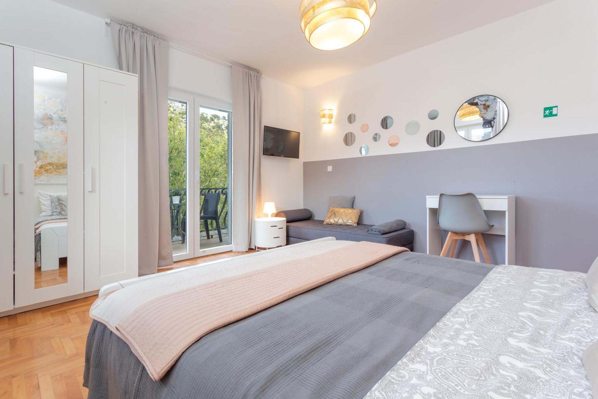 Mamma Mia Apartments-City Center Хвар Екстериор снимка