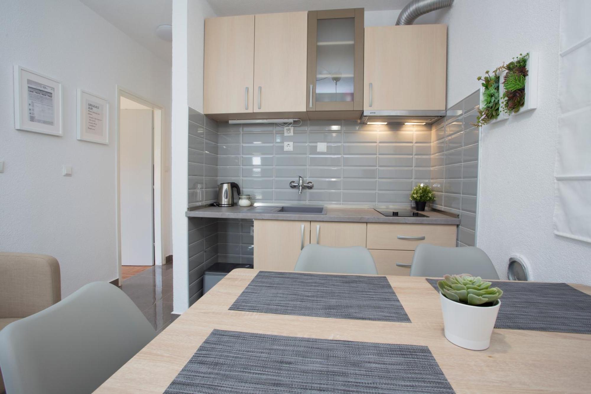 Mamma Mia Apartments-City Center Хвар Екстериор снимка