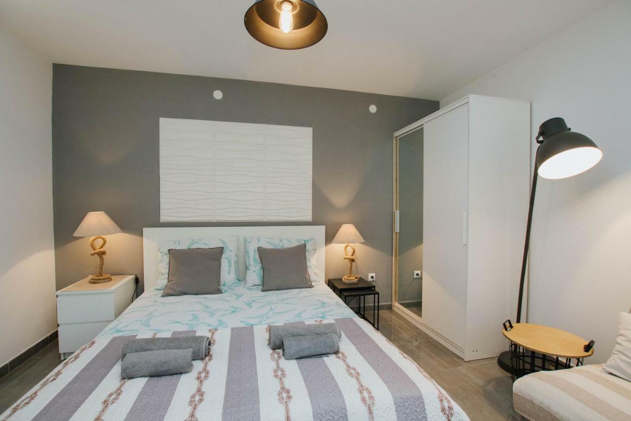 Mamma Mia Apartments-City Center Хвар Екстериор снимка